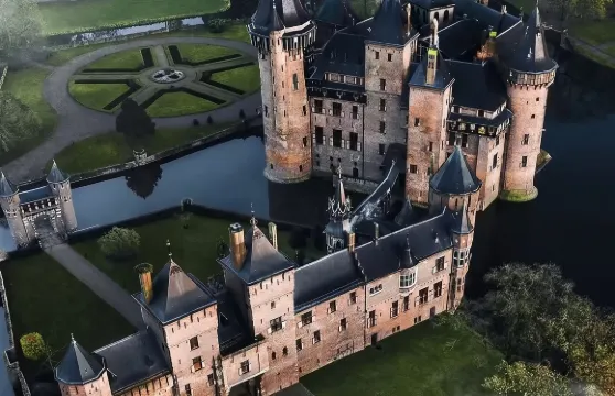 德哈爾城堡+中央博物館+音樂盒博物館（10小時包車）