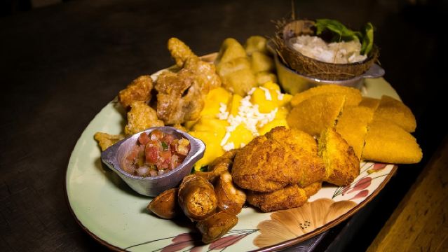 Билет на панамский ужин и фольклорное шоу с трансфером.