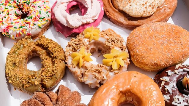 Delicious Donuts & City Sights: Chicago's Original Donut Tour