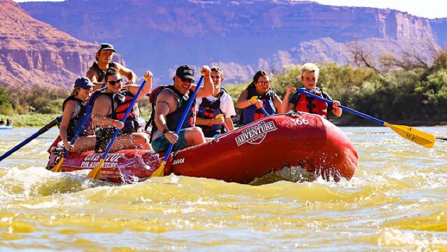 Fleuve Colorado : Rafting d'une demi-journée sur le fleuve Colorado le matin