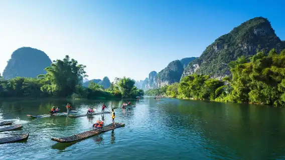 【7人團丨私人導覽】陽朔遇龍河竹筏漂流+千古情+漓江古鎮一日遊