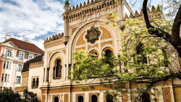 Prague Visitor Pass: Official City Card with 70+ Attractions & Public Transport