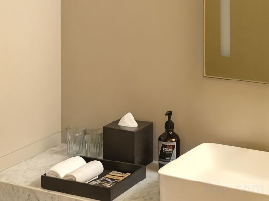 Wink Saigon Centre, Unscripted by Hyatt - 24 Hours stay - Tap to explore photos