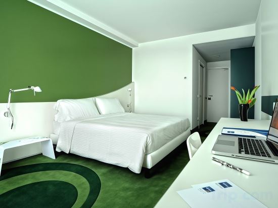 Idea Hotel Milano Malpensa Airport - Tap to explore photos