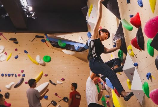 澳門刺激室內攀岩體驗！含專業教練指導