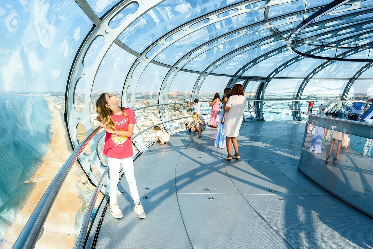 London Brighton Beach + Brighton Palace Pier 1-day tour [Flexible return/Immersive experience]