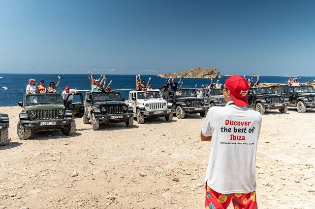 Tour in Jeep Wrangler a Ibiza