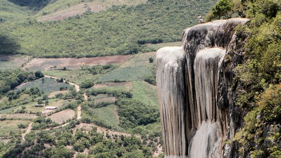 Lawatan Hierve el Agua, Pokok Tule, Mitla dan Kilang Penyulingan Mezcal