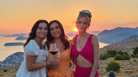 Luxury Sunset Tour with Wine Tasting