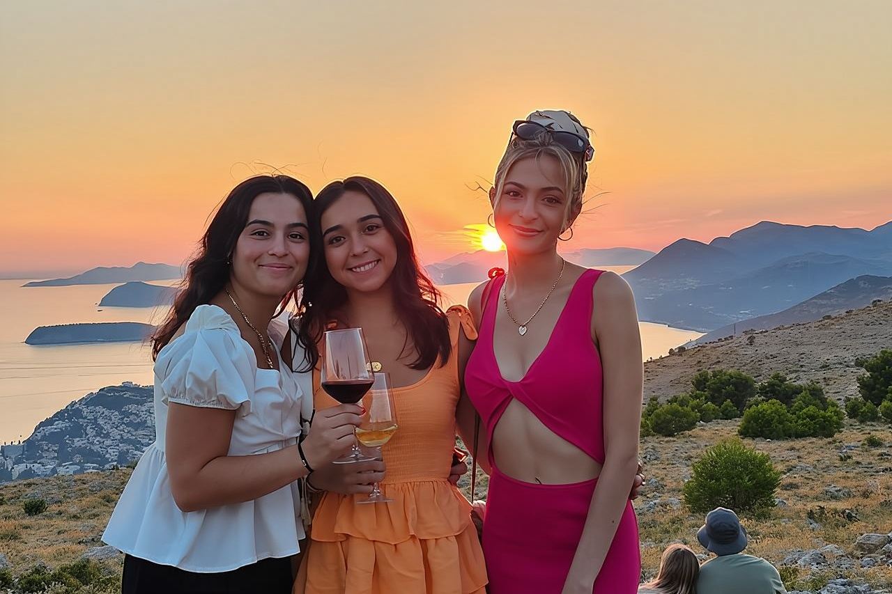 Luxury Sunset Tour with Wine Tasting