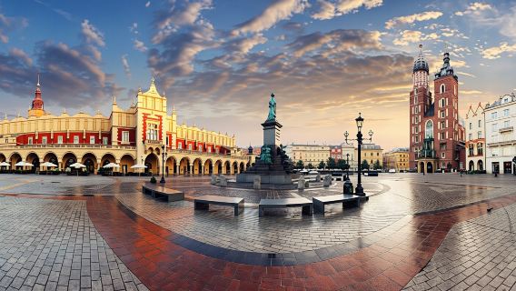 Self guided tour with interactive city game of Krakow
