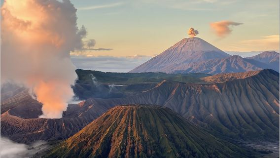 Surabaya Indonesia volcano Bromo volcano one-day tour group Mada General Waterfall Bromo private charter Saiwu
