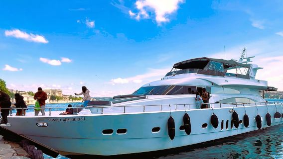 Tur Kapal Pesiar Mewah Bosphorus – Berhenti & Eksplorasi Sisi Asia