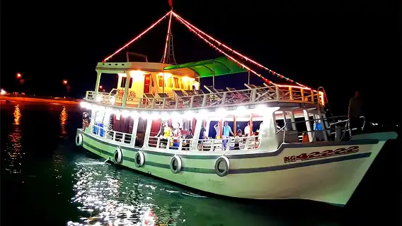 越南富國島夜釣墨魚【跟團行程|包含接駁和簡餐|提供工具