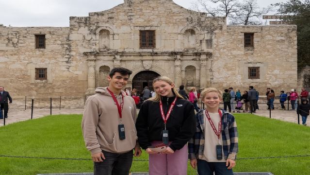 ทัวร์เดินชมเมืองซานอันโตนิโอแบบกลุ่มเล็ก พร้อมล่องเรือชมแม่น้ำริเวอร์วอล์ค