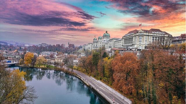 Recorrido a pie por los lugares más destacados y los rincones secretos de Berna con guía