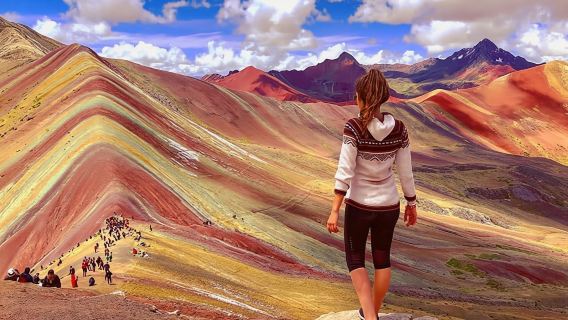 Perkhidmatan Peribadi: Rainbow Mountain dan Lembah Merah sehari penuh