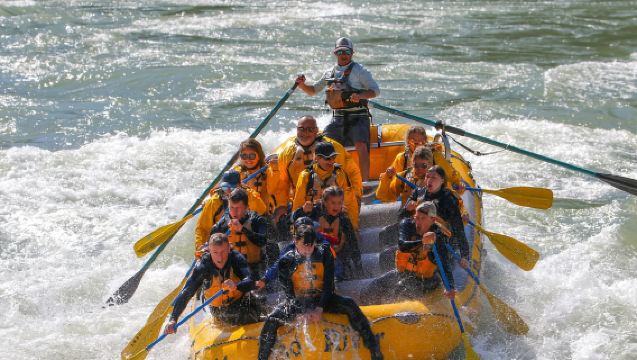 Jackson: Excursión en bote clásico de 8 millas por aguas bravas