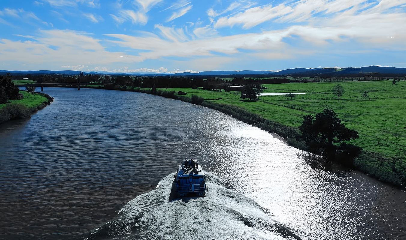 Newcastle: Morpeth River Cruise with Local Produce Tasting