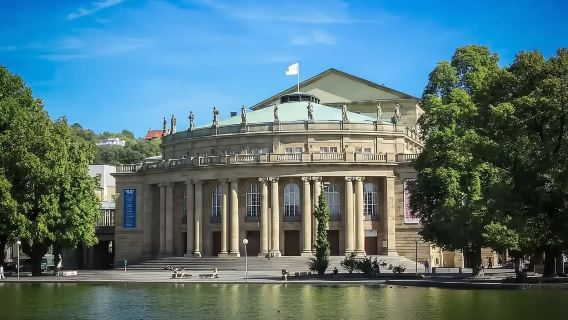 德國梅賽德斯奔馳博物館+保時捷博物館+斯圖加特圖書館一日遊。