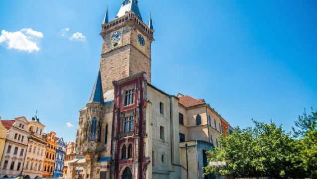 Prague: Castle, National Museum & Town Hall Tickets & Audio