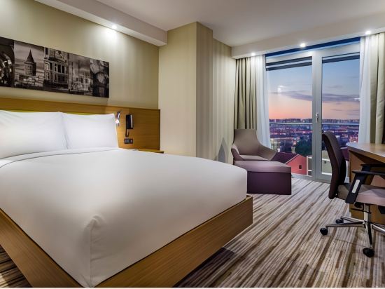 Hampton by Hilton Istanbul Atakoy Room Type - QUEEN ACCESSIBLE ROOM NS