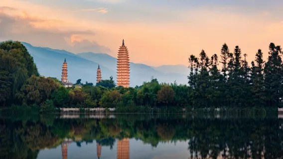 Private Dali Day Tour: Cangshan Mountain, Chongsheng Three Pagodas, Dali Town, Erhai Lake, Jinsuo Island, Xizhou Town