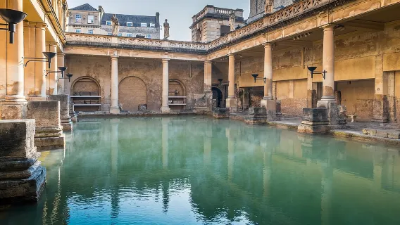 Stonehenge and Bath Day Guided Tour from London