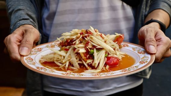 Bangkok Food Tour with 10+ Tastings in Chinatown & Nahm District