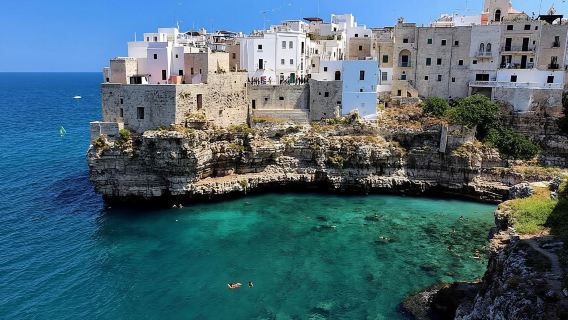 Alberobello and Polignano private walking tour