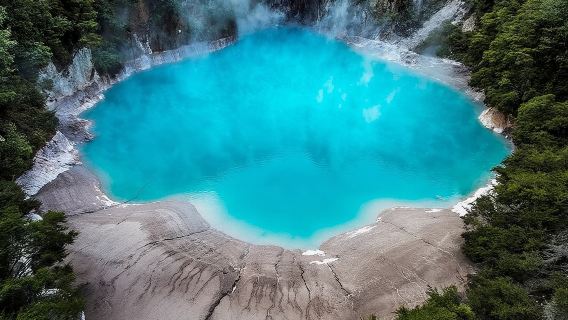 Tour mattutino per piccoli gruppi con sede a Rotorua Waimangu e Wai O Tapu