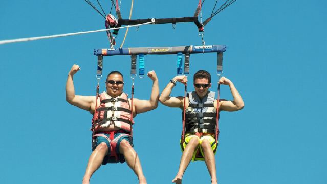 Aventure en parachute ascensionnel sur la plage de Fort Myers (vol de 120 mètres)