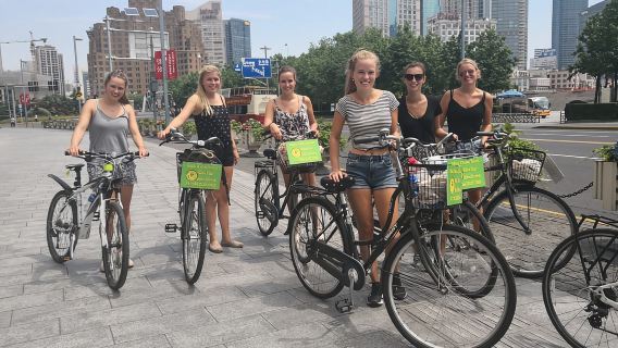 Recorrido en bicicleta por los lugares imprescindibles y gastronómicos de Shanghái (día y noche)