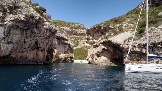 Dari Milna, Supetar, Postira: Gua Biru Ajaib dan Hvar