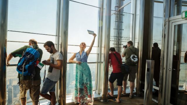 ドバイ:ブルジュ・ハリファ 124 階、125 階、スカイビュー入場券