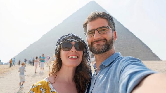 Cairo: Private Tour to Giza Pyramids with Camel Ride & Lunch