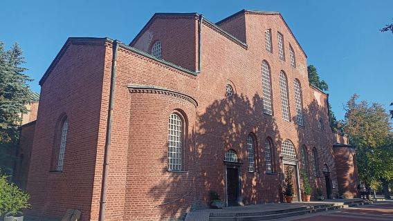 Sofia Insider Tour bersama Peter + Tempat dengan Akses Terhad