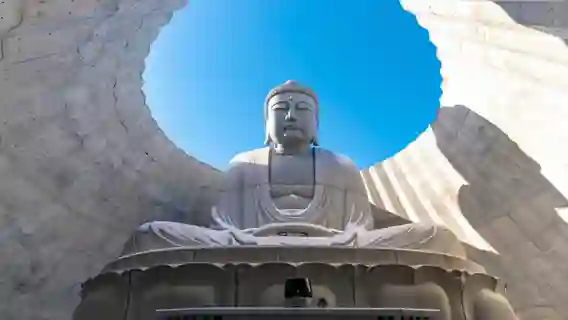 日本北海道頭大佛+定山溪溫泉+小樽+白色戀人一日遊【中文導遊