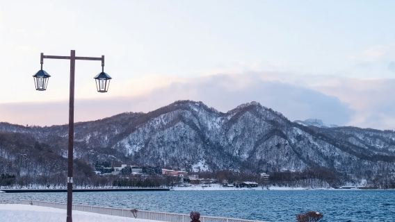 Sapporo round-trip private charter to Noboribetsu, Noboribetsu Jigokudani Valley, Lake Tōya, Lake Shikotsu and more - Premium Selection