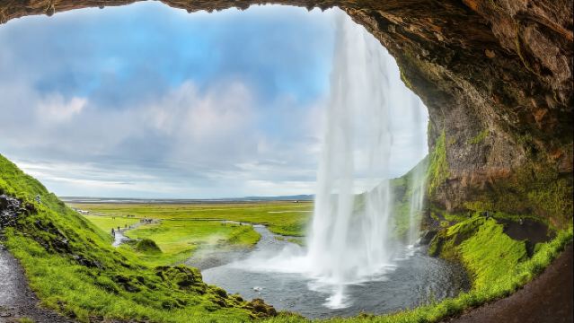 Keajaiban Pantai Selatan Iceland · Itinerari Fleksibel: Air Terjun Seljalandsfoss + Batu Hitam + Reruntuhan Kapal Terbang