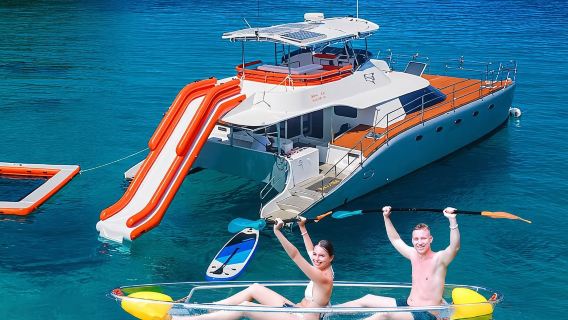 Yacht Armani: Tour giornaliero a Coral Island|Piccolo gruppo VIP di 28 persone|Snorkeling + attività acquatiche