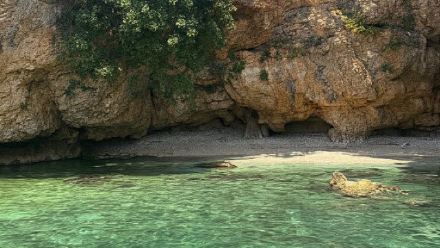 Sarandë Sea Safari: Speedboat to Hidden Coves & Wild Beaches