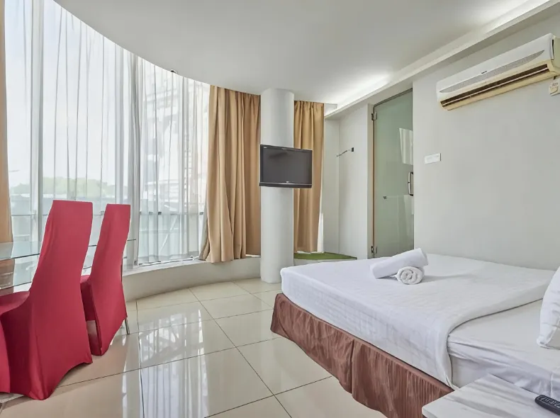 Swing & Pillows - Kota Damansara