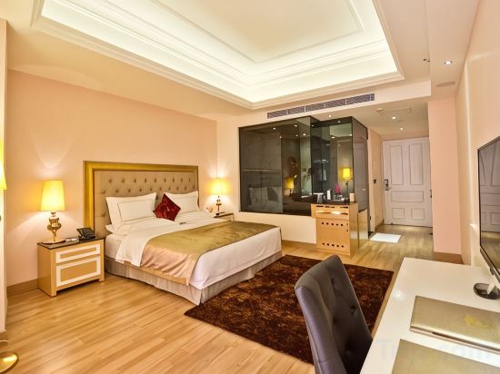 The Royal Pinnacle Hotel Room Type - Business Pavilion Deluxe Double Bed Room