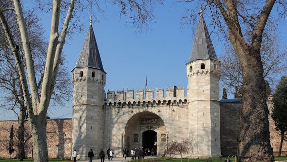Estambul: Visita guiada al Palacio de Topkapi y acceso preferente sin colas