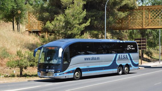 Madrid round-trip bus ticket to Old Town of Toledo (full-day open ticket valid on the same day)