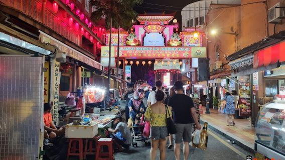 マレーシア｜金土日催行 ユネスコ世界遺産・マラッカ夜の散策（ココナッツシェイク付き・午後発・日本語ガイド）