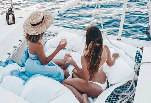 Pattaya Uninhabited Three Islands: Bamboo Island / Koh Ling / Koh Ped ( Koh Ling / Monkey Island ) Island Hopping Tour Yacht 1-day Tour