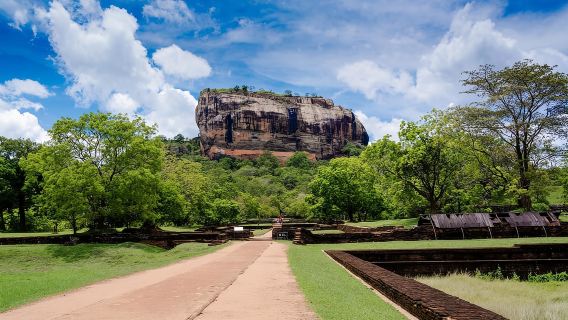 Tuk Tuk adventure from Kandy to Sigiriya Rock