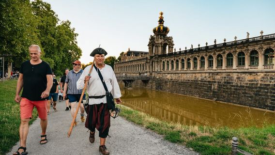 Dresden: Original Nachtwächter-Tour im Laternenlicht